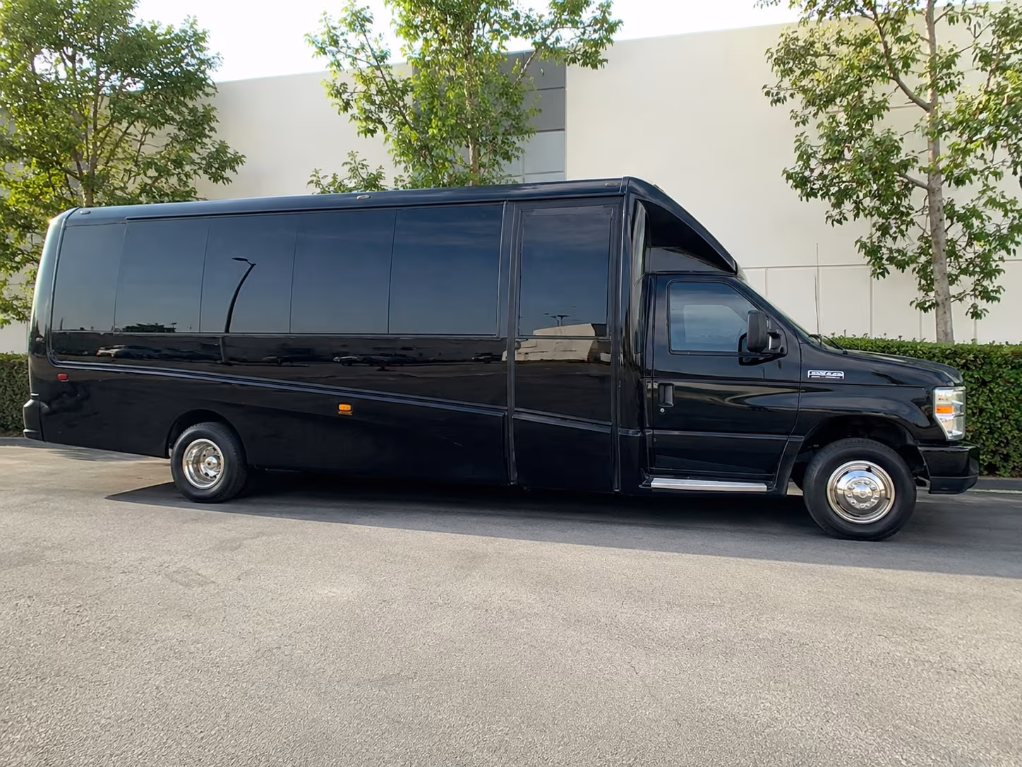 finding a bus to lsu the saints and the pelicans has never been easier